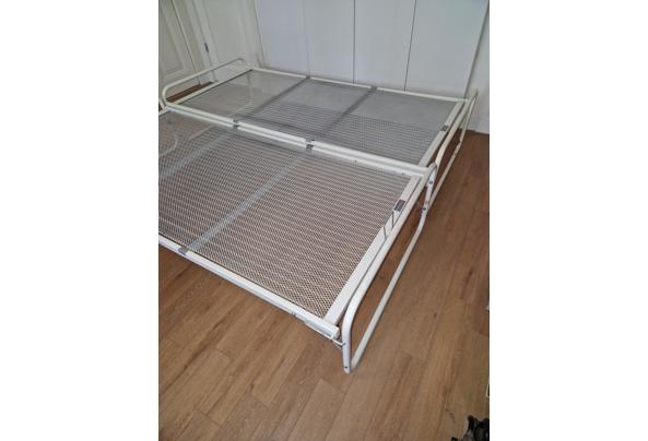 Stalen bed met onderschuifbed - 20260827_152807[1]